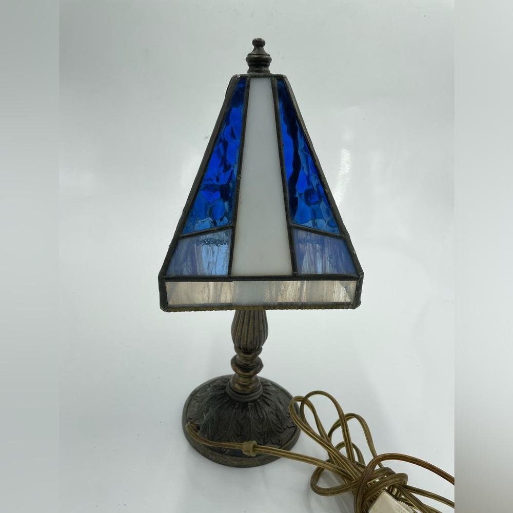 Tiffany Style Stained Glass  Table Lamp 5” X 11”.